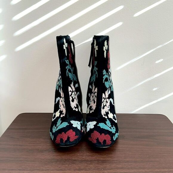 Rebecca Minkoff Bojana Embroidered Black Suede Boots Sz 9.5 - Picture 8 of 15